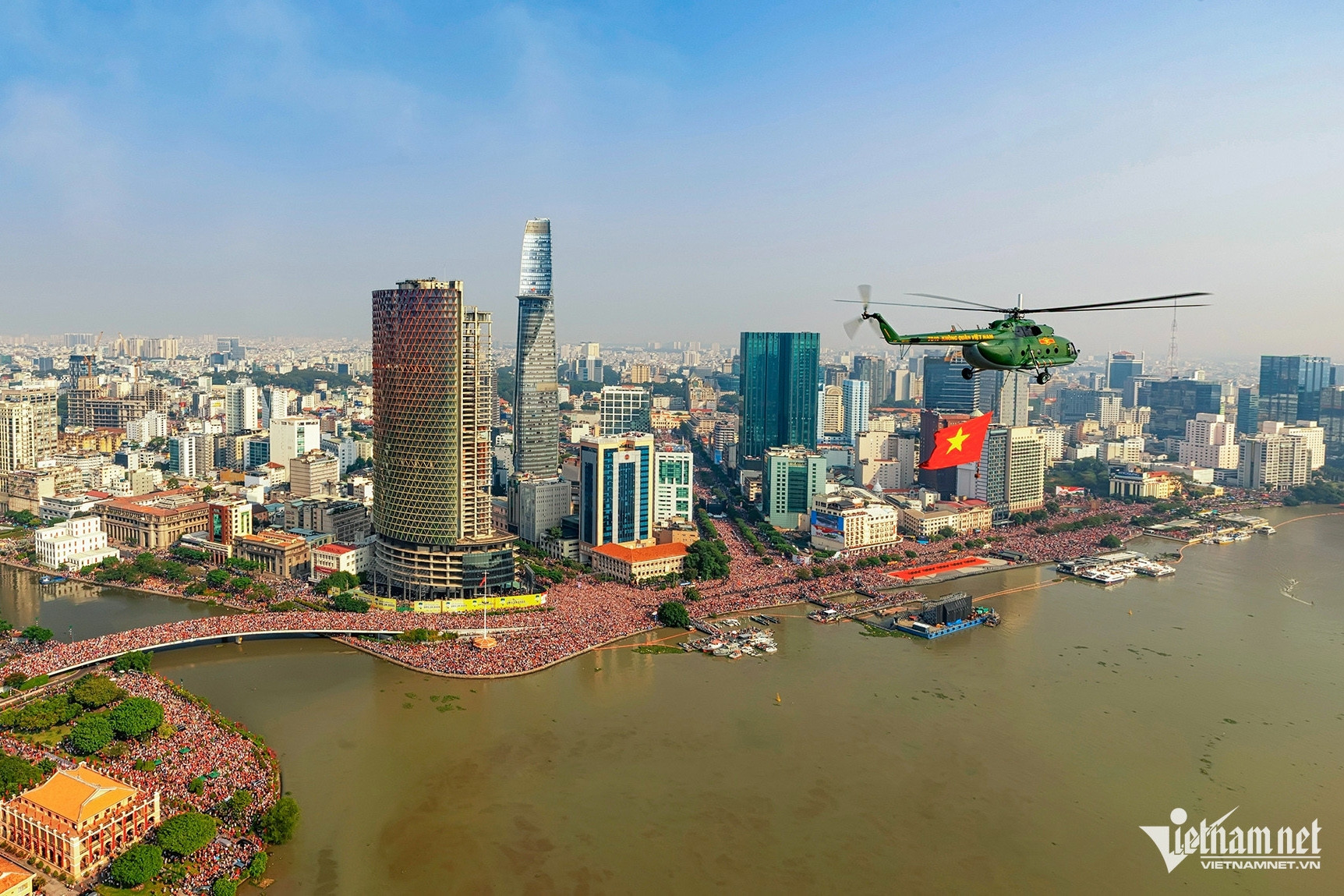 Chặng đường đi qua bão lớn