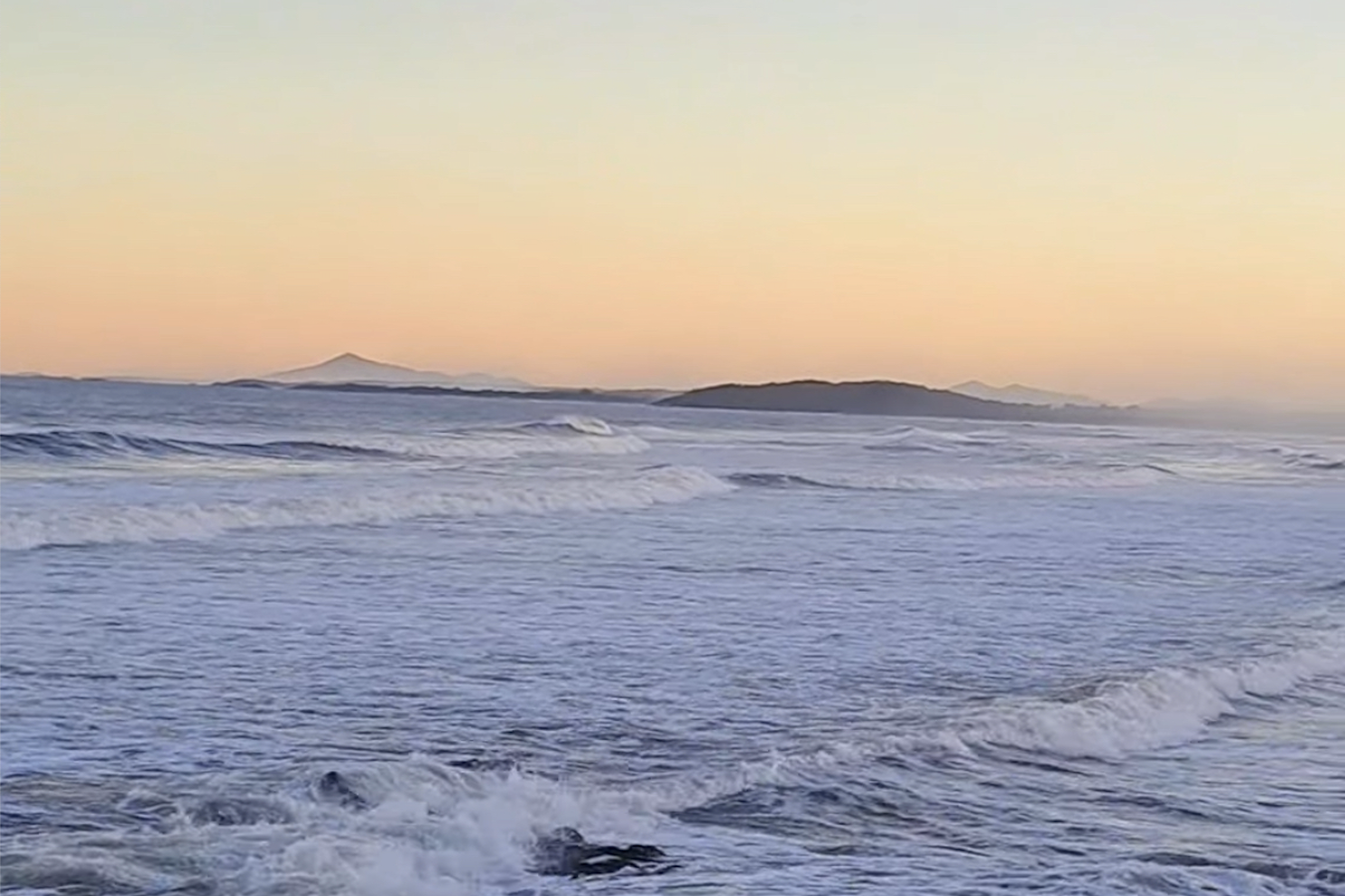 Khẳng định quan điểm chung về việc tôn trọng, tuân thủ luật pháp quốc tế