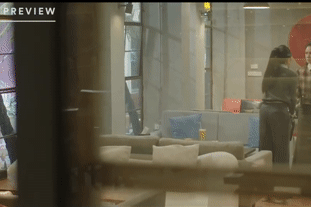 'Lằn ranh' tập 53: Người tình của Khắc quỳ gối xin Viện phó Viện kiểm sát giảm án