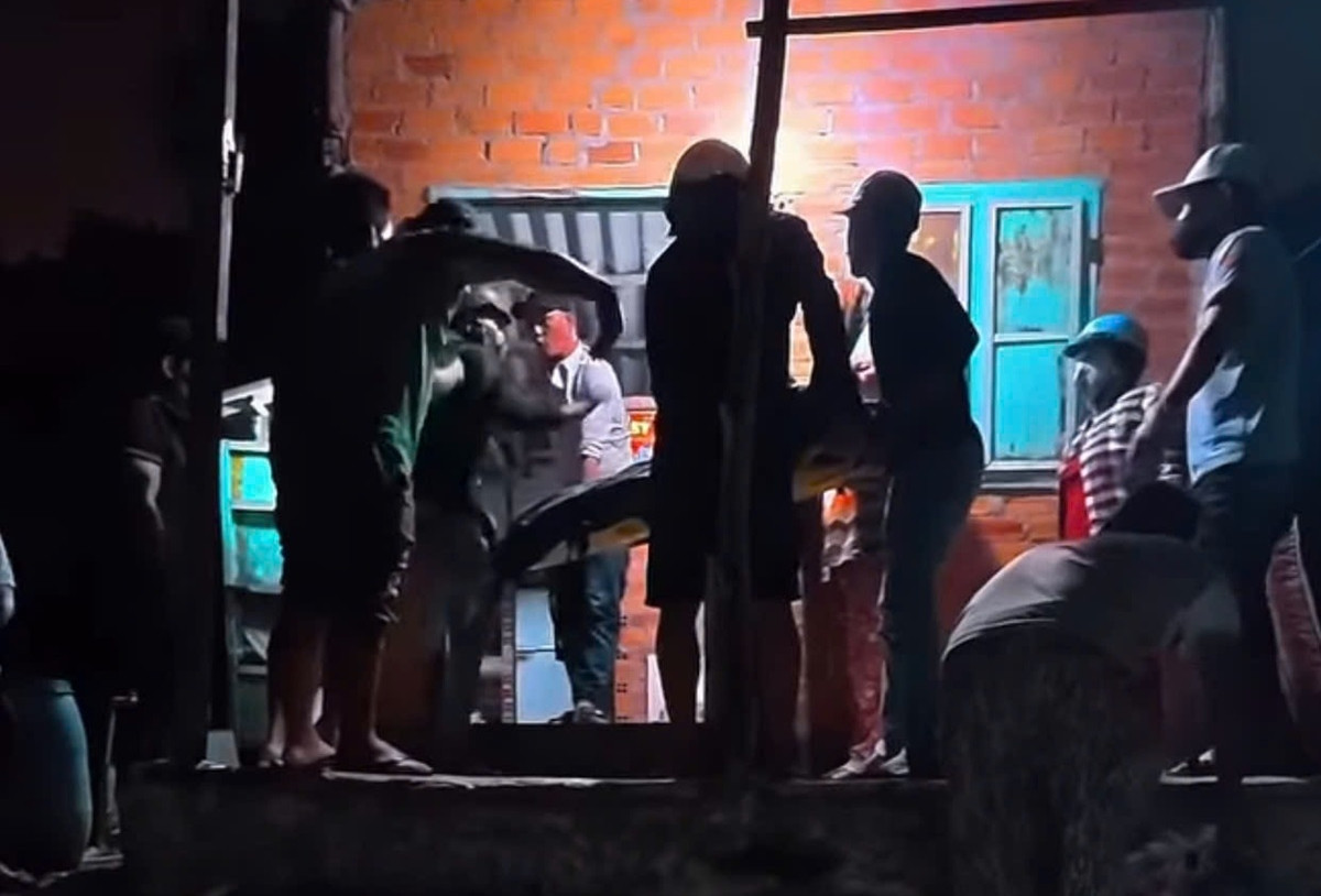 Người đàn ông bị đâm tử vong khi can ngăn hai người cãi vã trước nhà