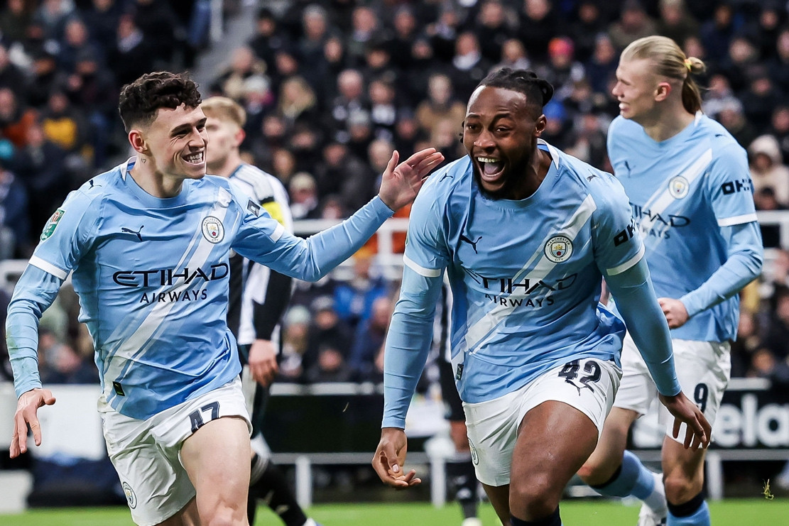 Tân binh Semenyo tỏa sáng, Man City đánh bại Newcastle