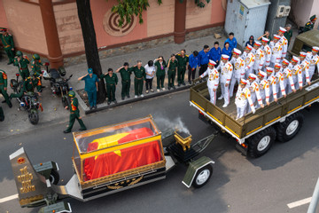 Thương tiếc tiễn biệt Đại tướng Lê Văn Dũng về với đất mẹ