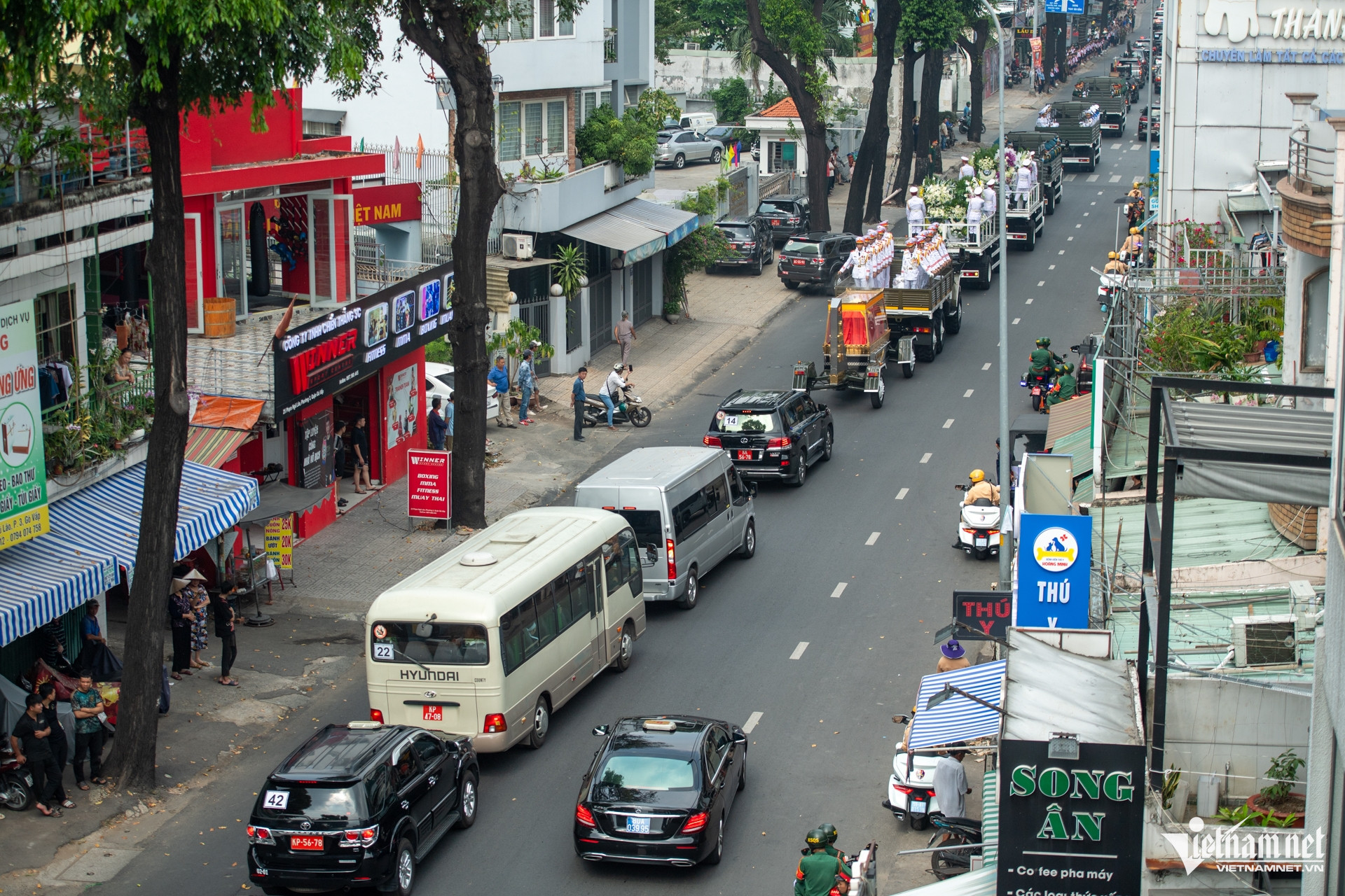 W-Lễ tang đại tướng Lê Văn Dũng Tuấn Hùng 38.jpg