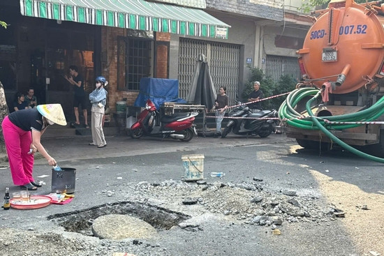 Bản tin chiều 15/1: Hai công nhân tử vong khi nạo vét hố ga ở TPHCM