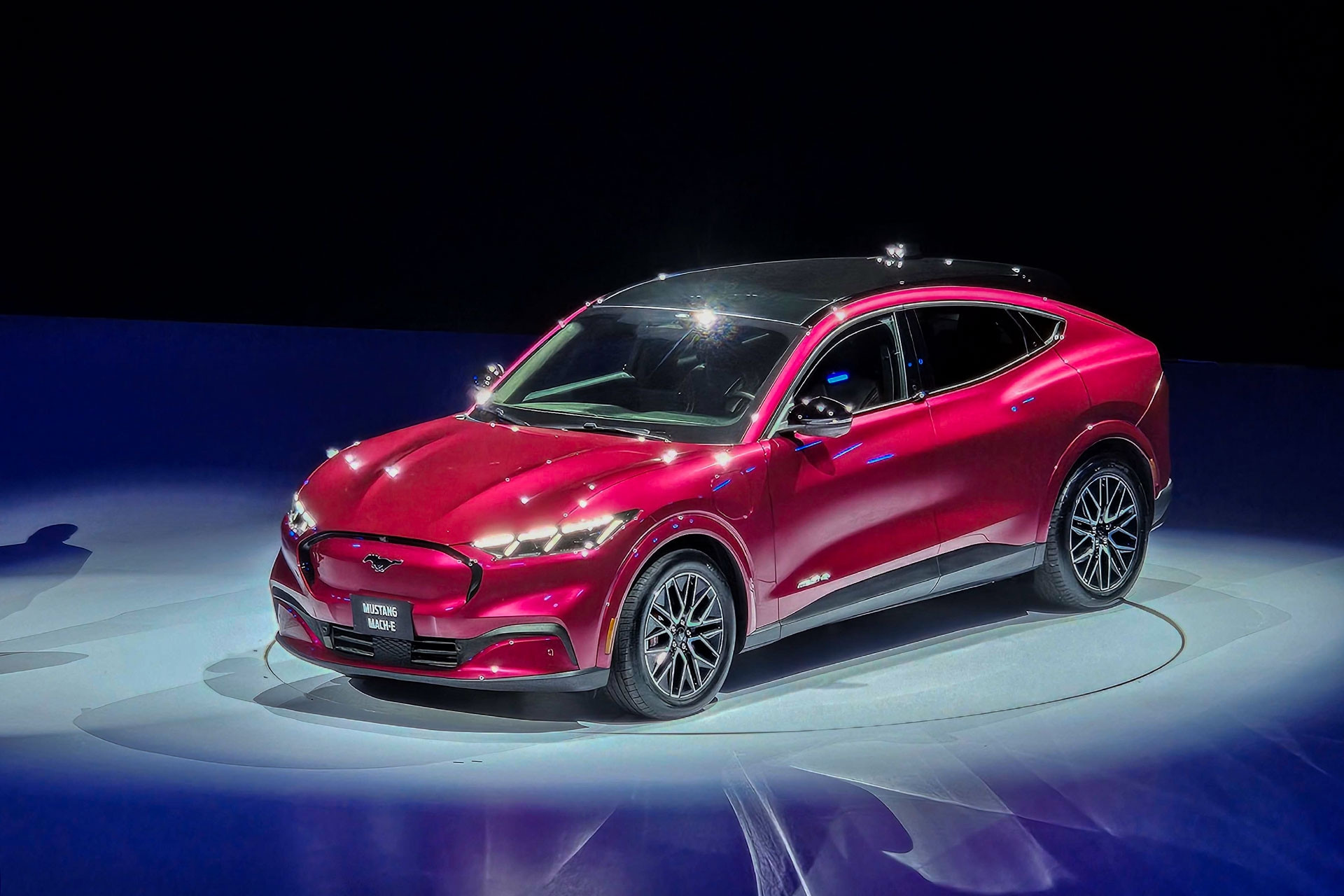 Top 10 xe bán chậm tháng 12/2025: Xe điện Mỹ bất ngờ được xướng tên