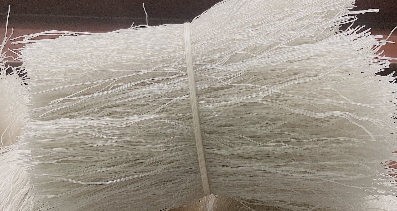 5 nhóm người cần thận trọng khi ăn mì gạo