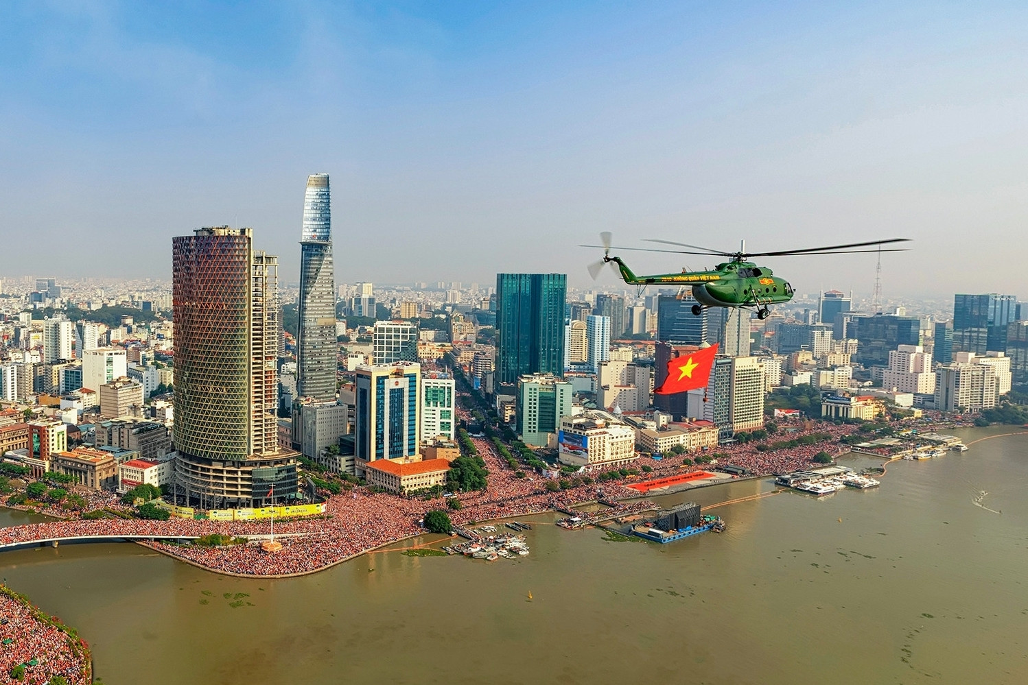 Chặng đường đi qua bão lớn