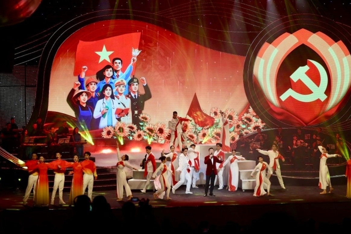 Gần 90 buổi biểu diễn văn hóa, văn nghệ chào mừng Đại hội 14 của Đảng