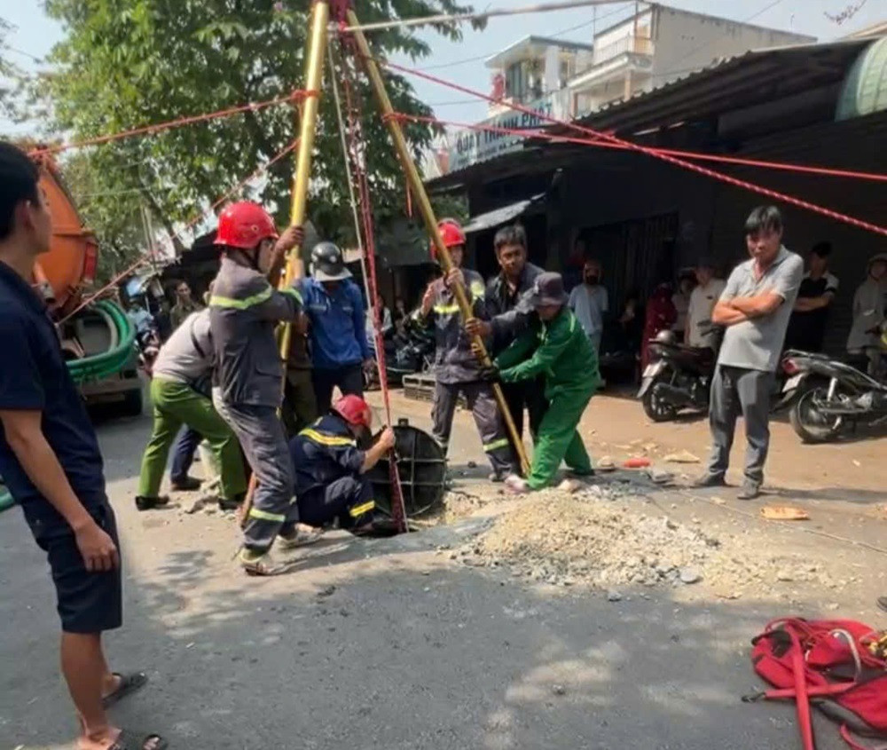 Hai người tử vong dưới hố ga sâu 6m nghi do ngạt khí ở TPHCM.jpg