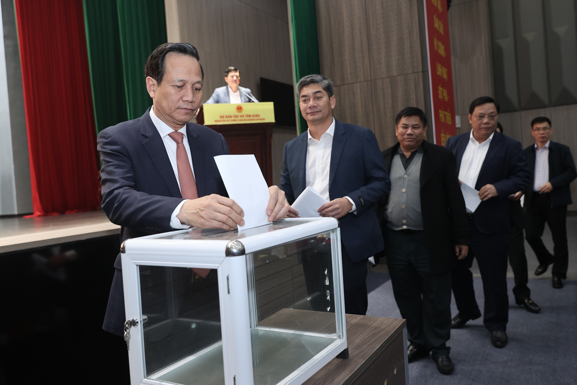 Bộ Dân tộc và Tôn giáo: Ông Hoàng Văn Tuyên được giới thiệu ứng cử đại biểu Quốc hội khóa 16