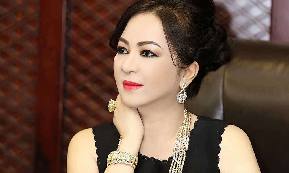 Vợ chồng bà Nguyễn Phương Hằng được triệu tập đến phiên xét xử YouTuber Đinh Thị Lan