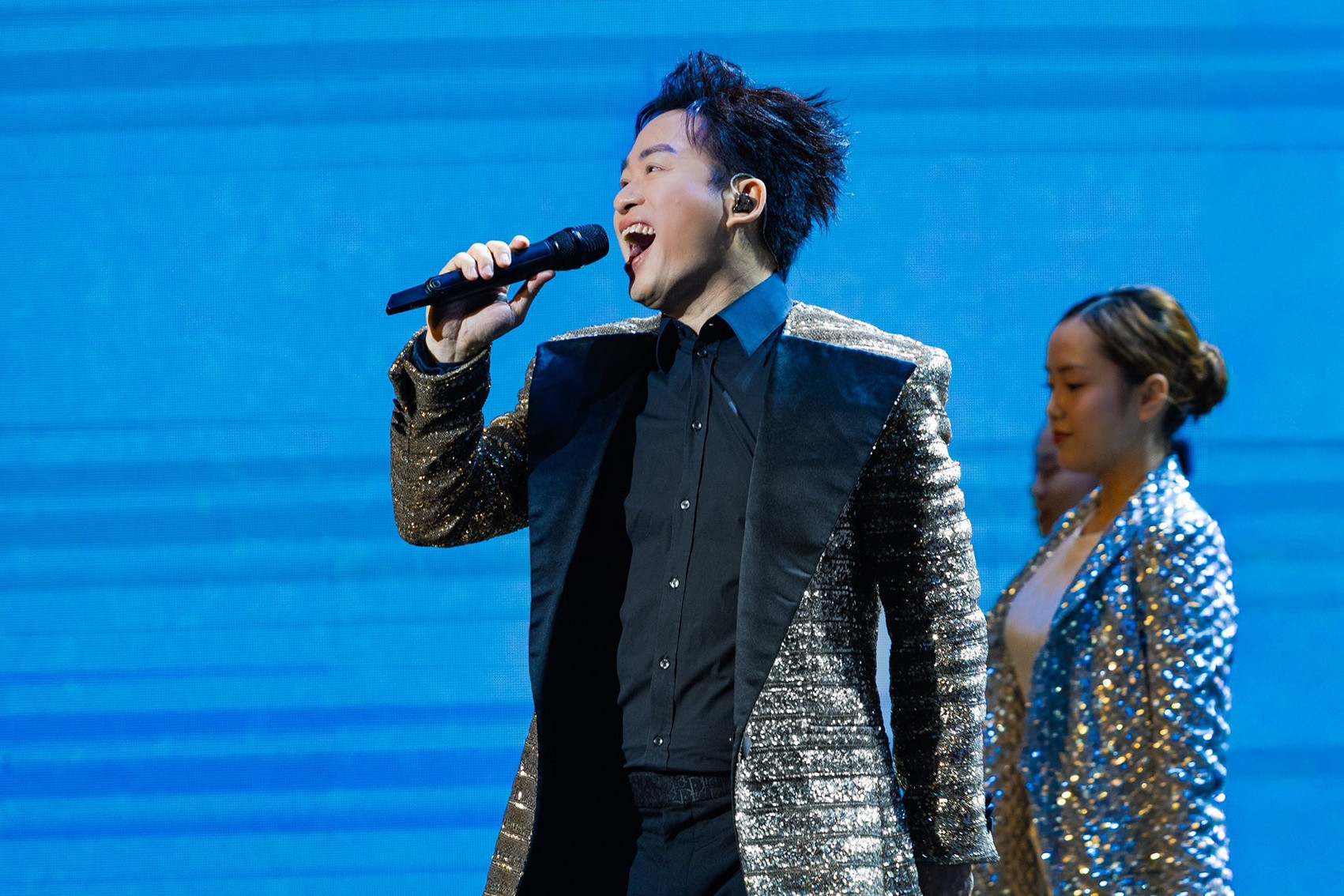 Tùng Dương, Mỹ Tâm sẽ tham gia concert 50 nghìn khán giả tại Quảng Ninh