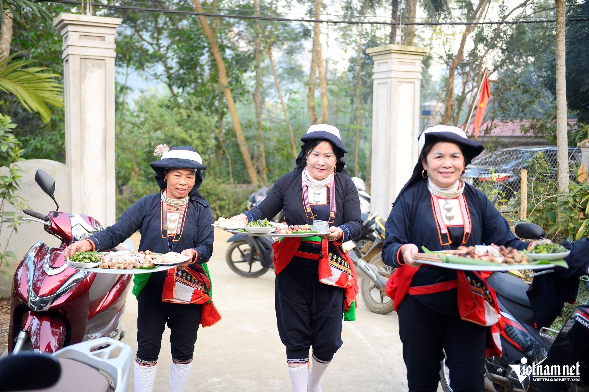 W-a2Độc đáo mâm cỗ.JPG.jpg