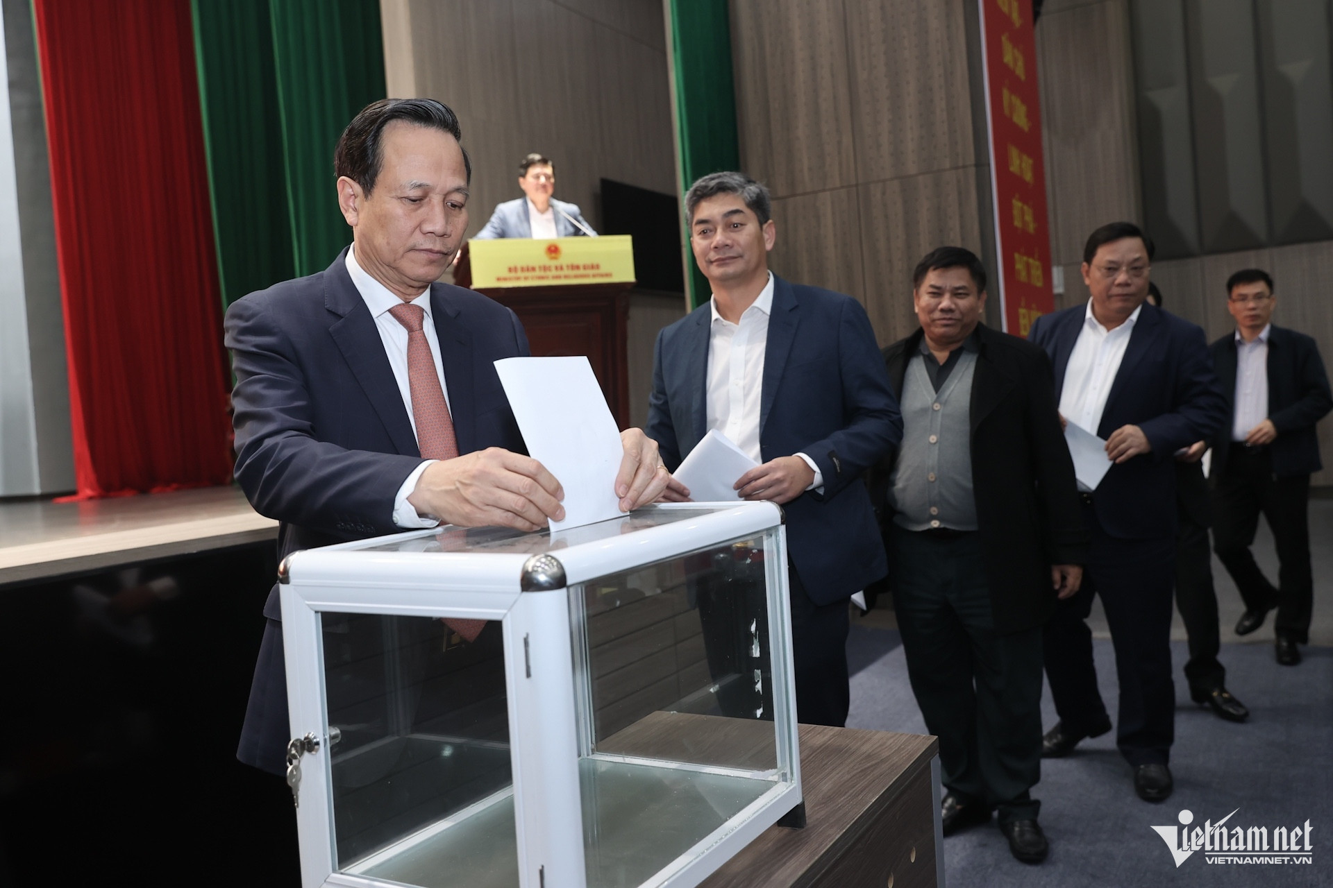 W-Hoàng Văn Tuyên 2.jpg