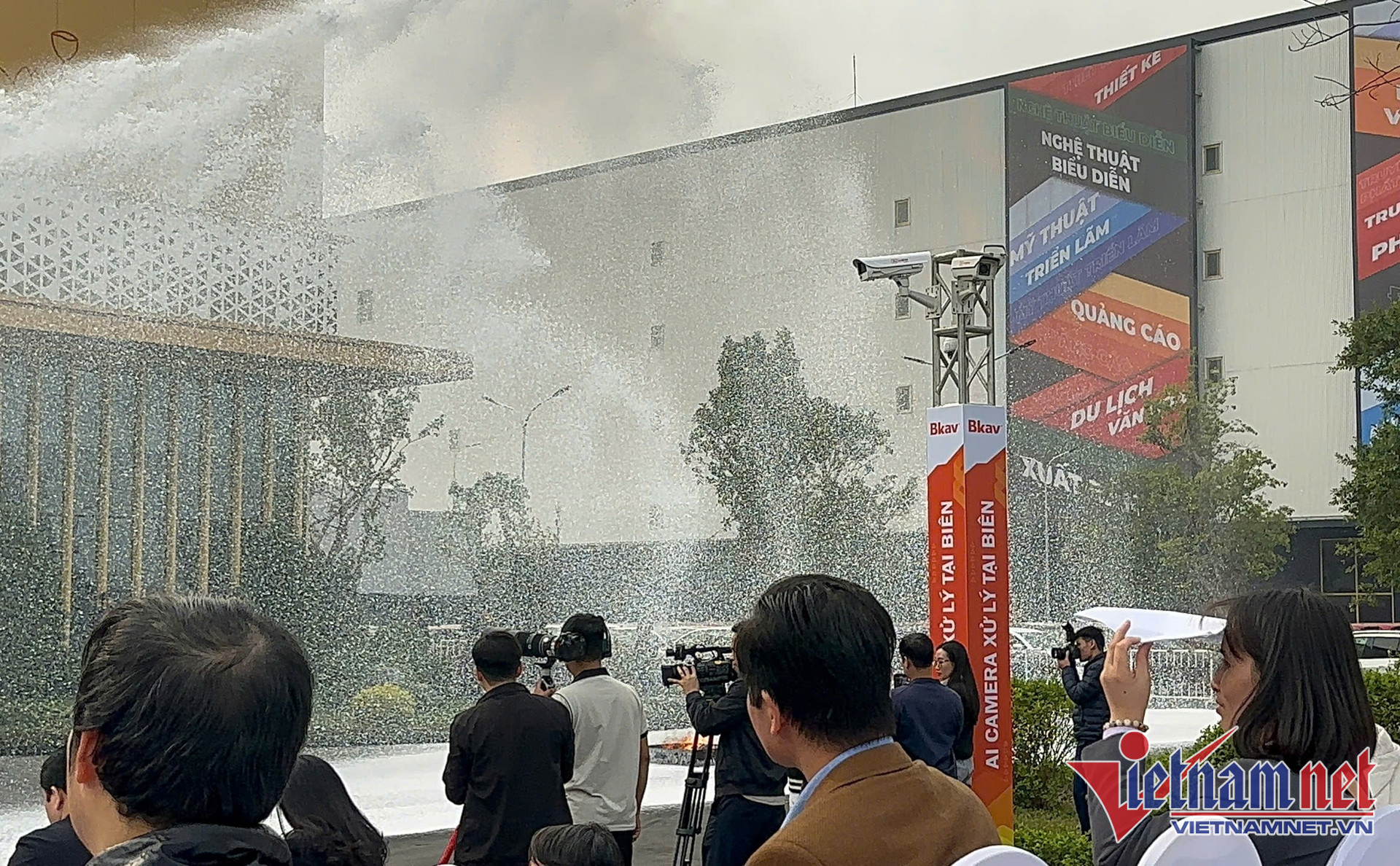 W-tieu chuan camera giam sat 01.jpg