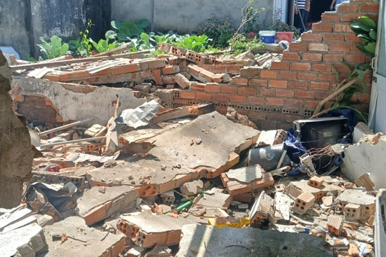 Bản tin chiều 16/1: Căn nhà đổ sập sau tiếng nổ lớn làm rung chuyển mặt đất