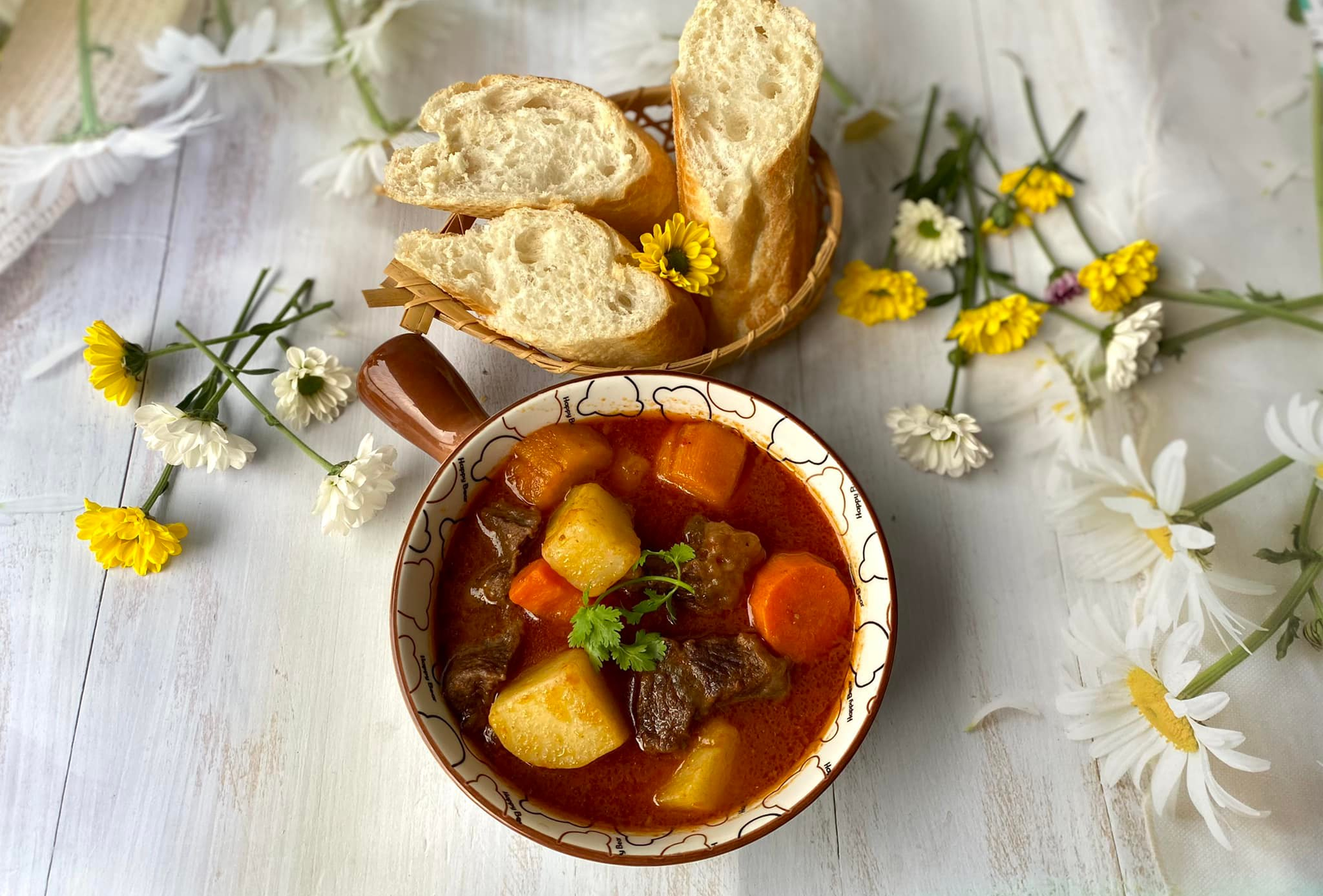 Cách nấu thịt bò sốt vang ngon đúng điệu, đơn giản tại nhà