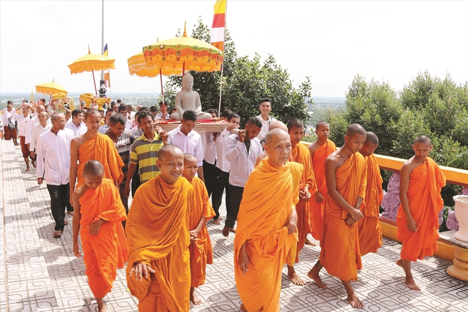 Chức sắc tôn giáo, đồng bào có đạo lan tỏa tinh thần đồng hành cùng dân tộc