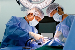 Cô gái bị gọi là 'hàm nạo dừa' thay đổi ngoạn mục sau hơn 20 năm mặc cảm YwAAAAAAQABAAACAUwAOw==