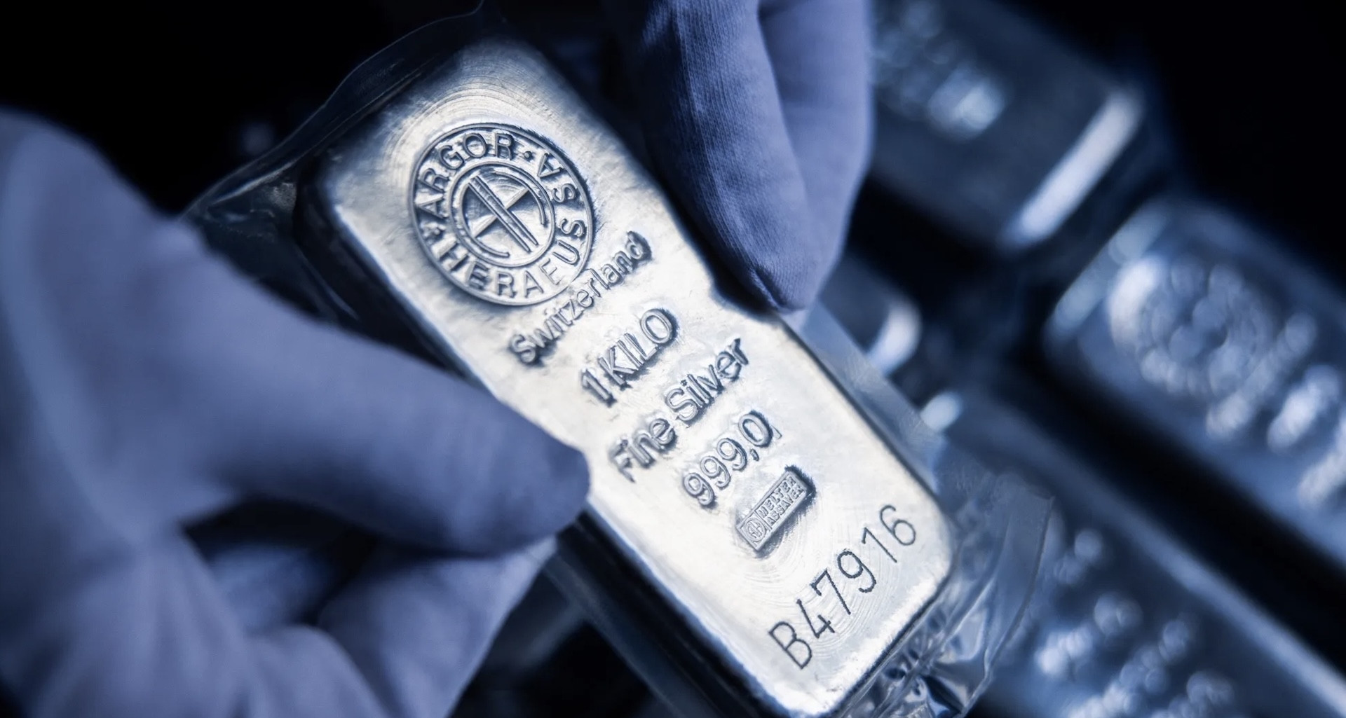 Đầu tư bạc đang "siêu lời", mua bạc như thế nào để ít rủi ro?