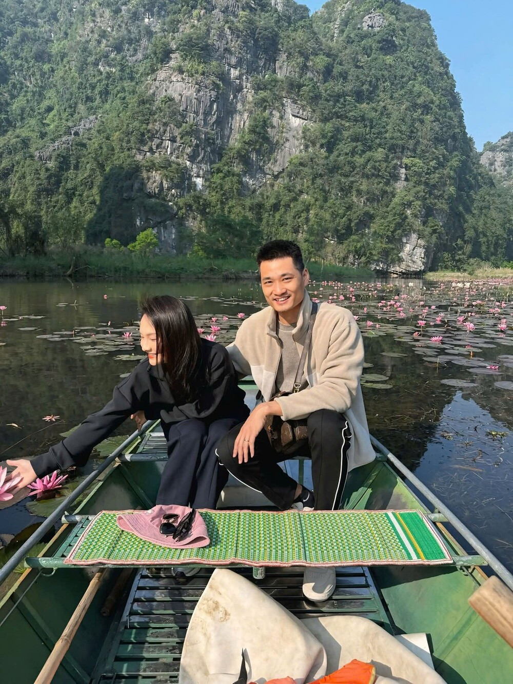 gen h z7437457051838_8785337b1841092319c6e0c2b1cf6cc0.jpg