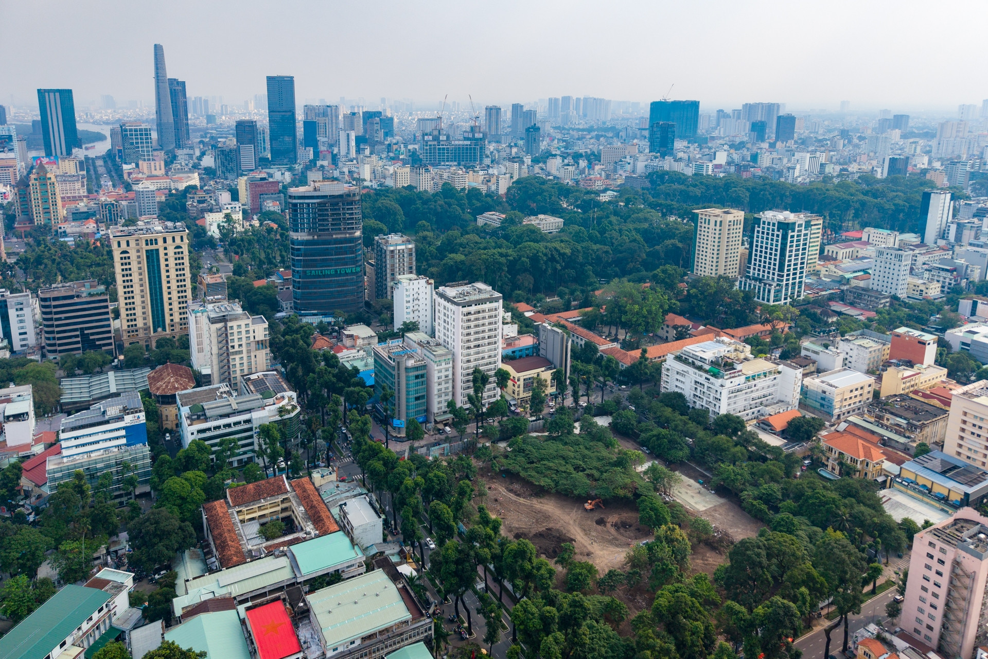 Hiện trạng 9 khu 'đất vàng' ở TPHCM sắp thành công viên, vườn hoa Tết