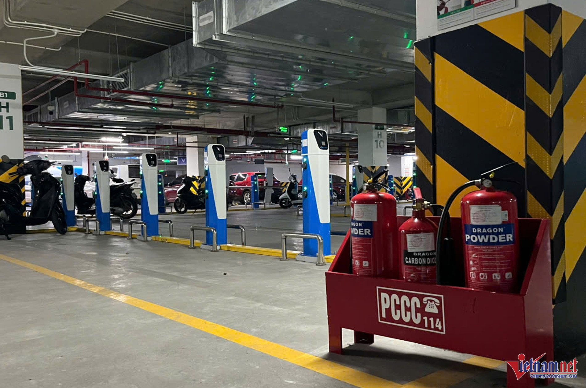 W-6.Bai do xe dien rieng.jpg