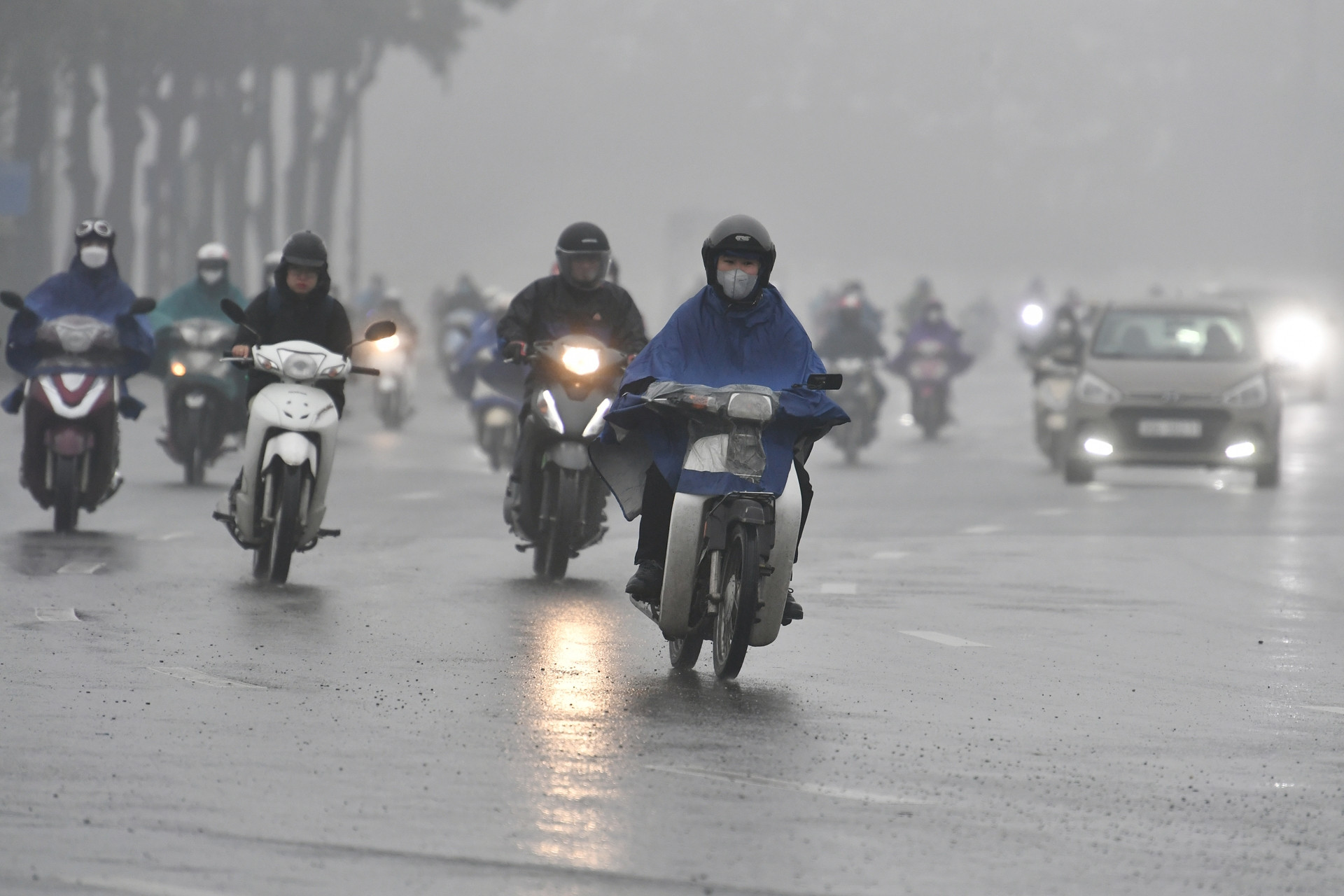 Dự báo thời tiết 17/1/2026: Miền Bắc mưa rào, Hà Nội cao nhất 23 độ