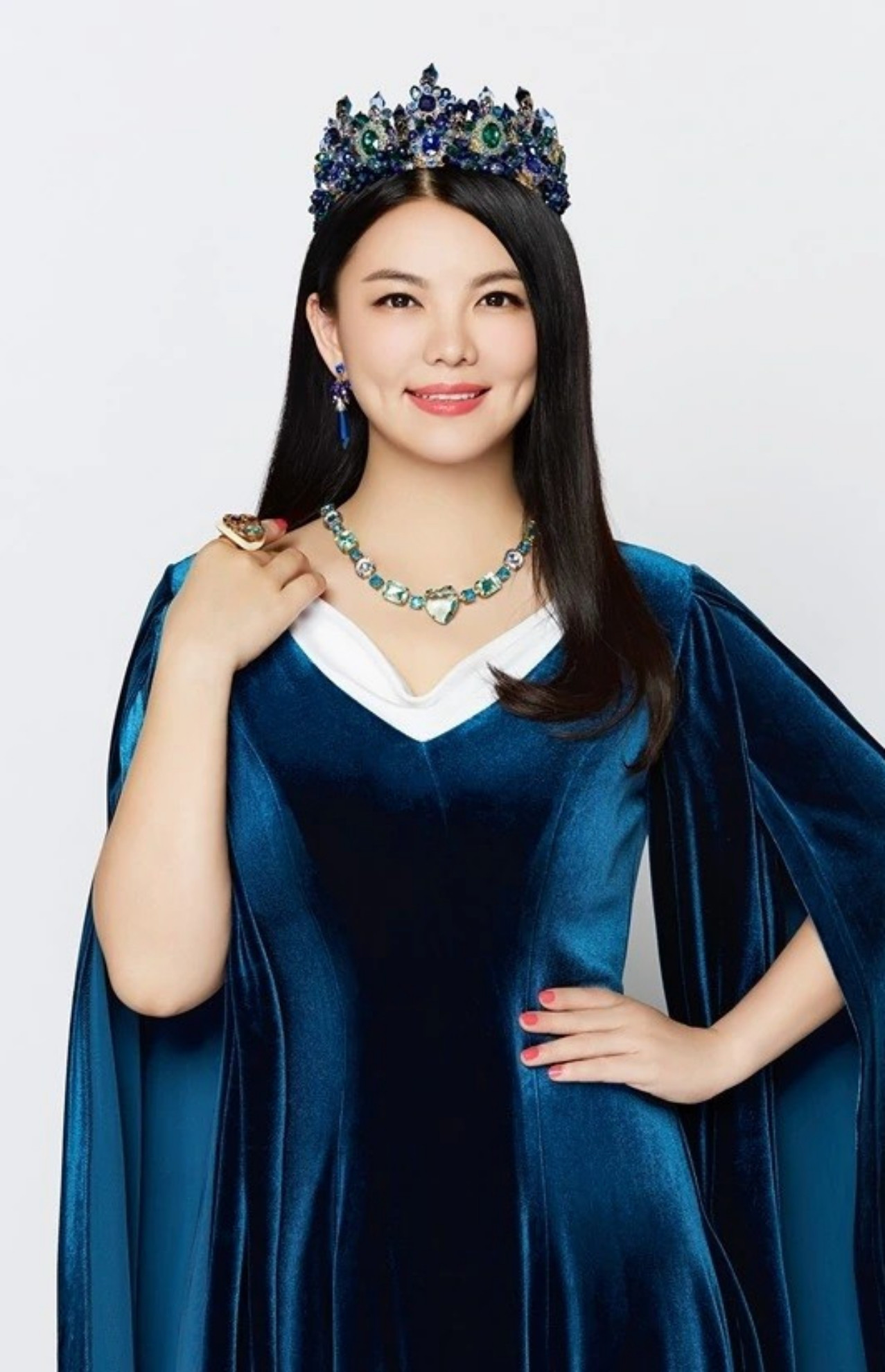 Showing off her wealth, MC Li Xiang was banned from the public eye.