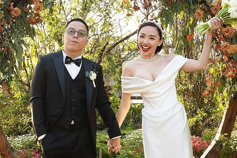  Ca sĩ Tóc Tiên xác nhận ly hôn Hoàng Touliver 