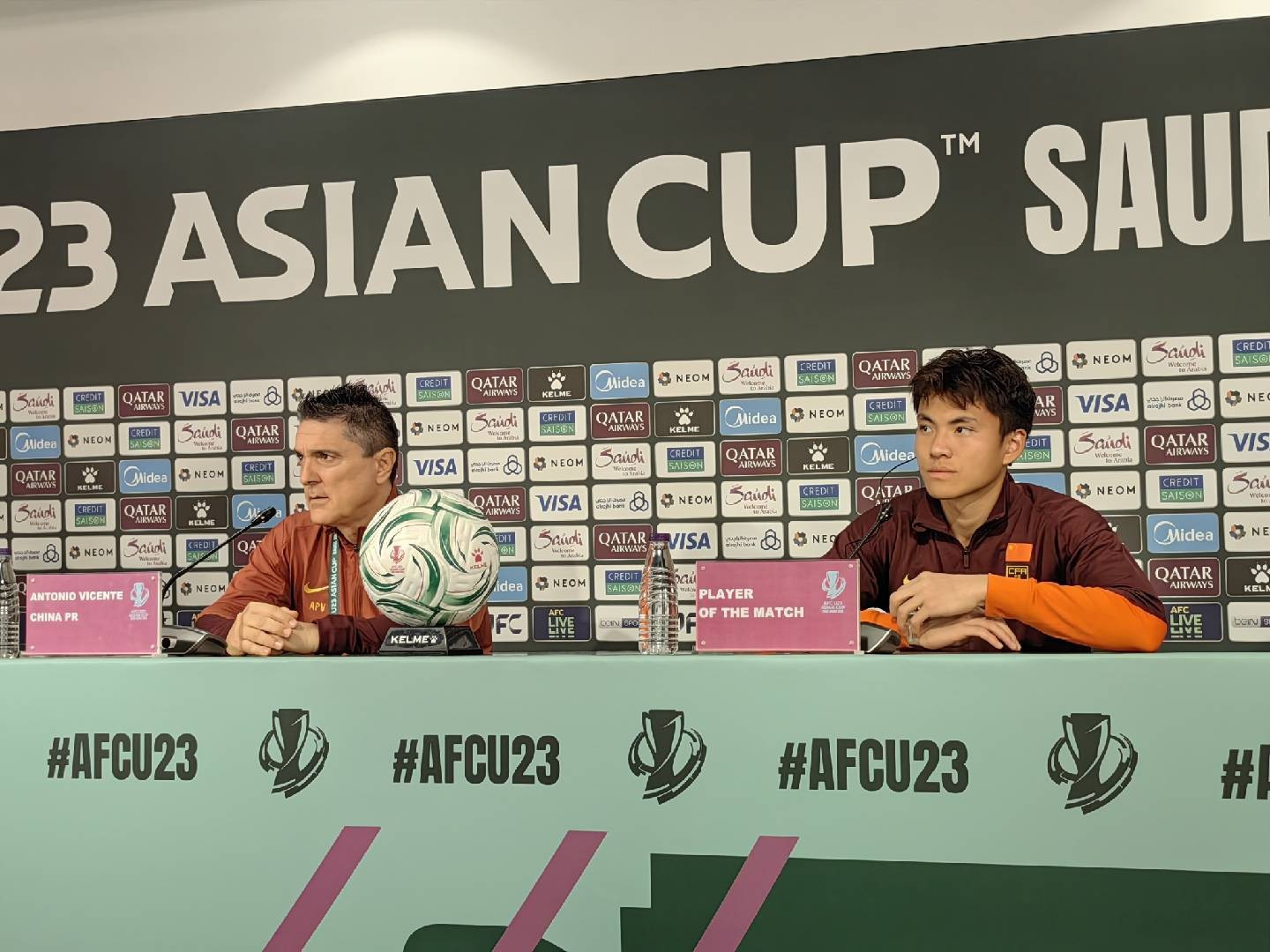 hlv u23 trung quoc.jpg