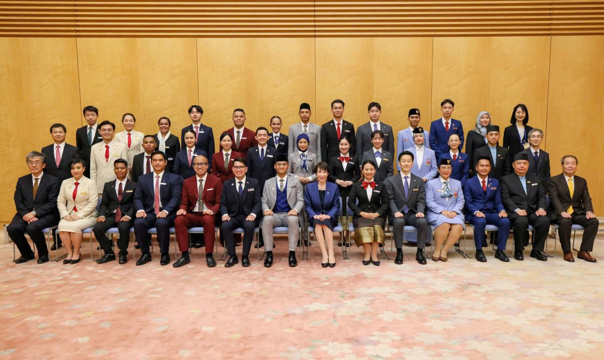 thanh nien chau a.jpg