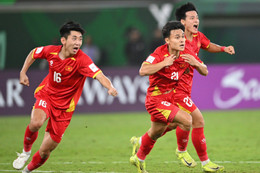 Giải U19 Quốc gia 2026: Hấp dẫn cuộc đua vào tứ kết YwAAAAAAQABAAACAUwAOw==
