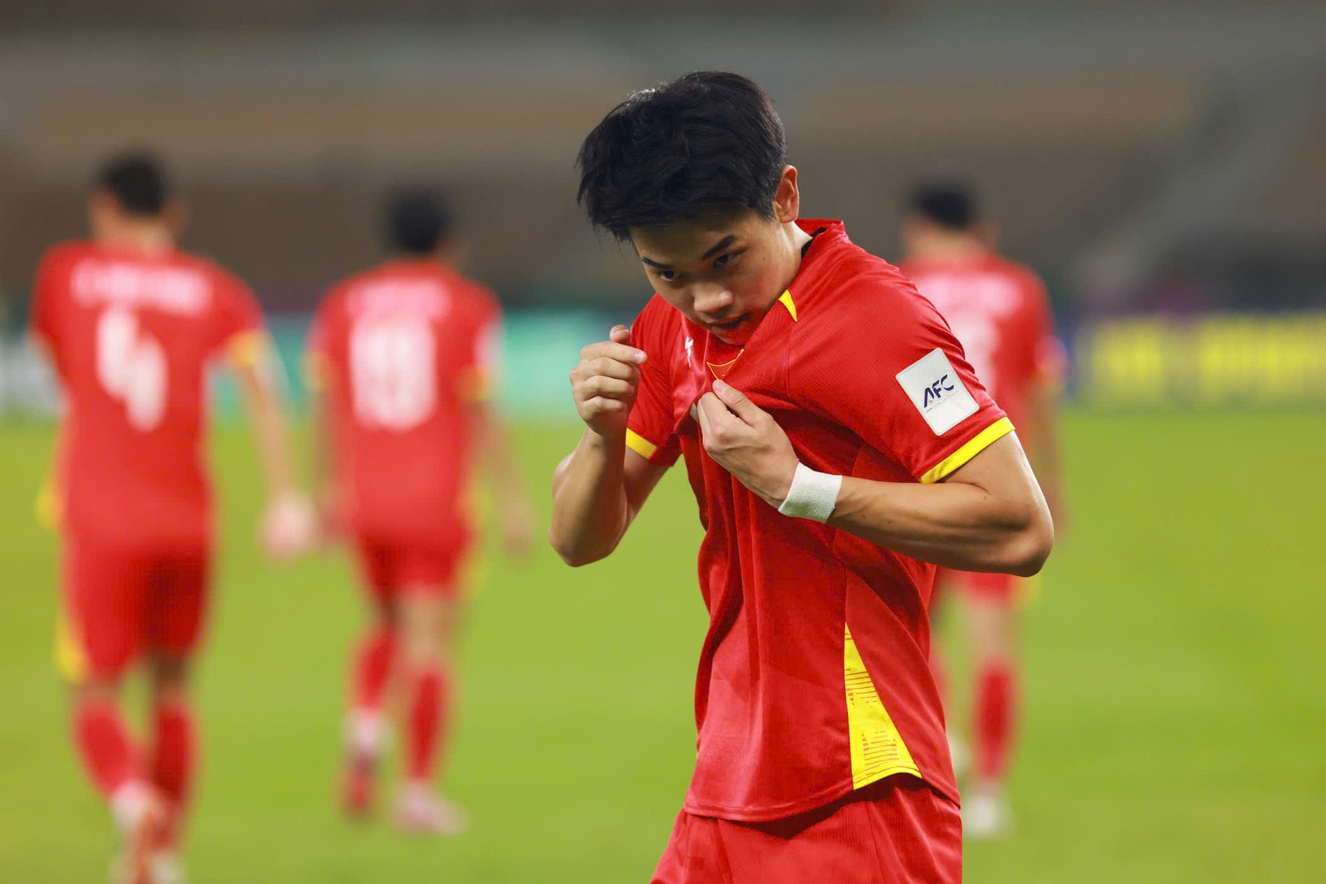 Video Đình Bắc đánh đầu nâng tỷ số lên 2-1 cho U23 Việt Nam