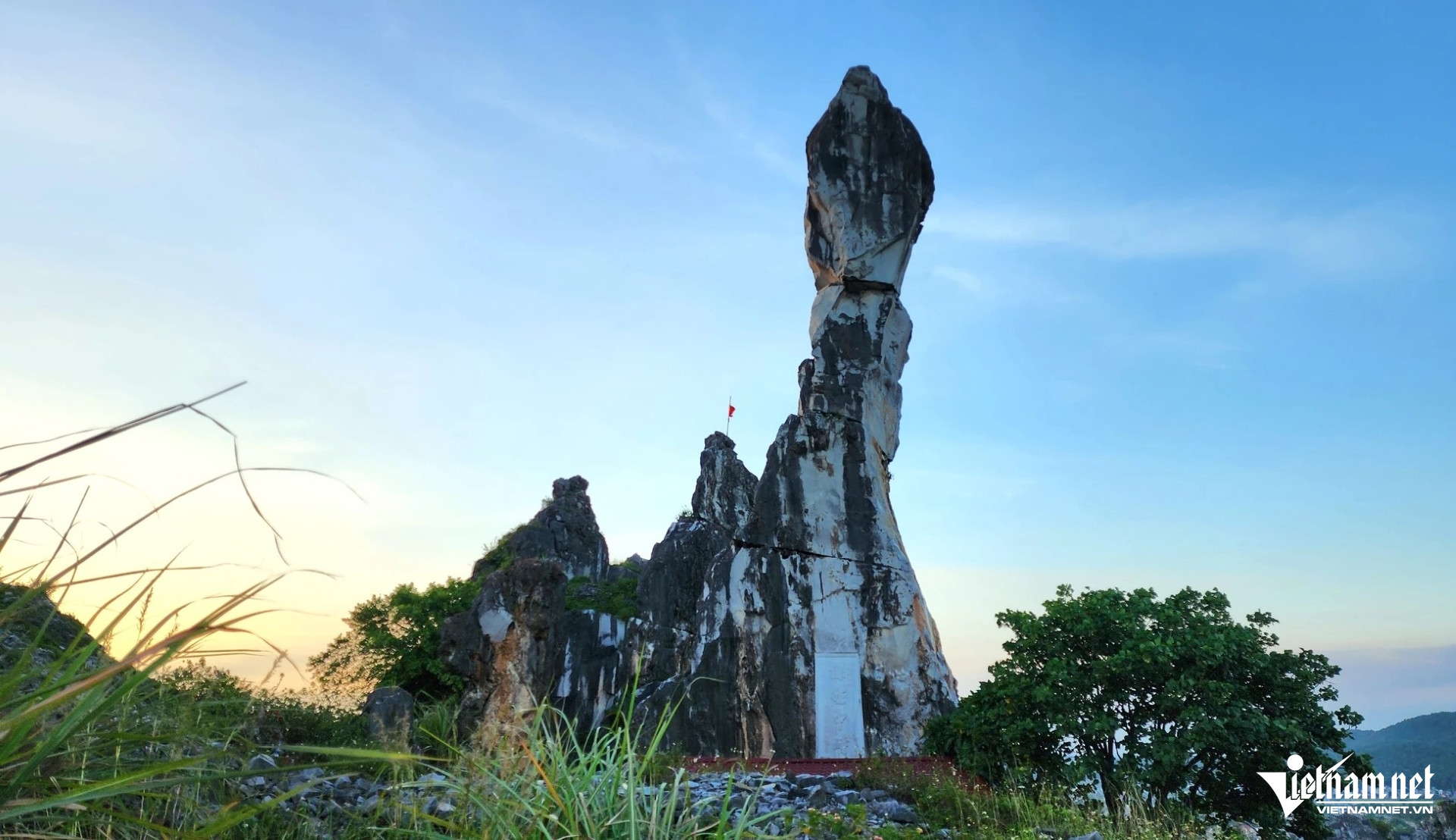 W-a1 hòn vọng phu.jpg