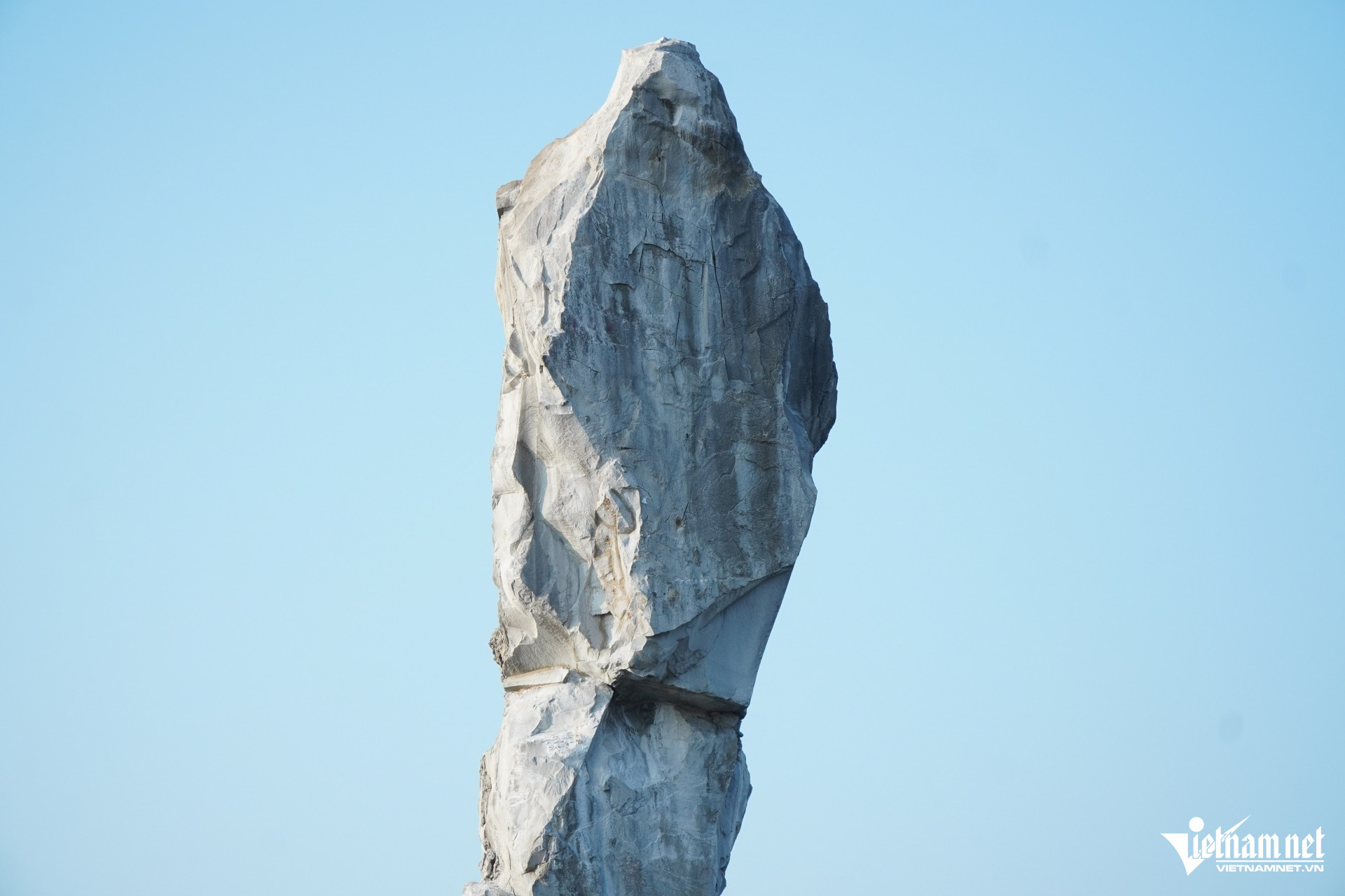 W-a4Cận cảnh hòn Vọng Phu ở Thanh Hóa.JPG.jpg