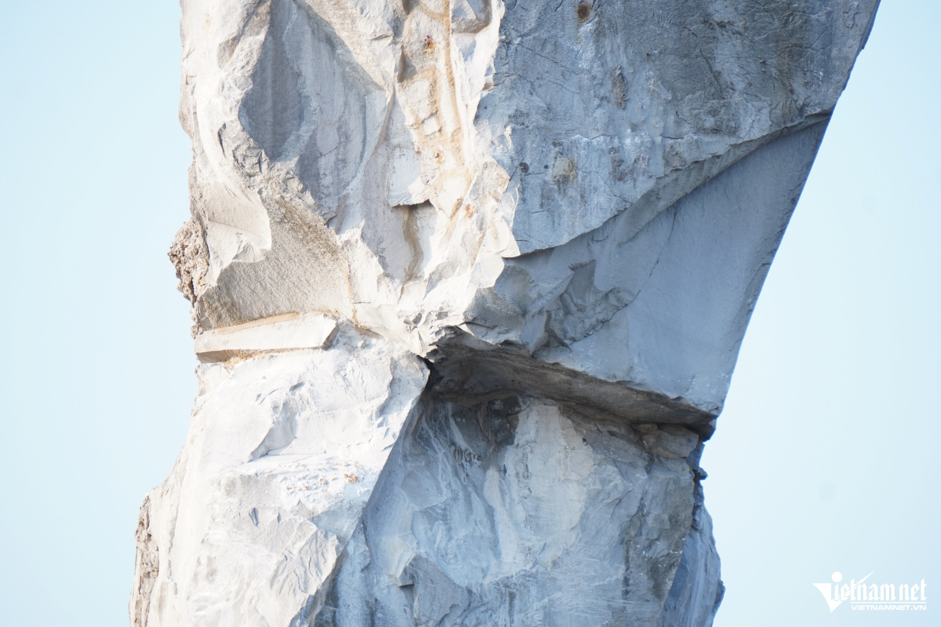 W-a5Cận cảnh hòn Vọng Phu ở Thanh Hóa.JPG.jpg