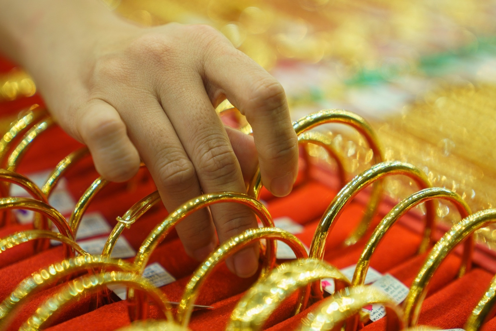 Giá vàng giảm mạnh, vẫn kỳ vọng vào đợt tăng giá mới