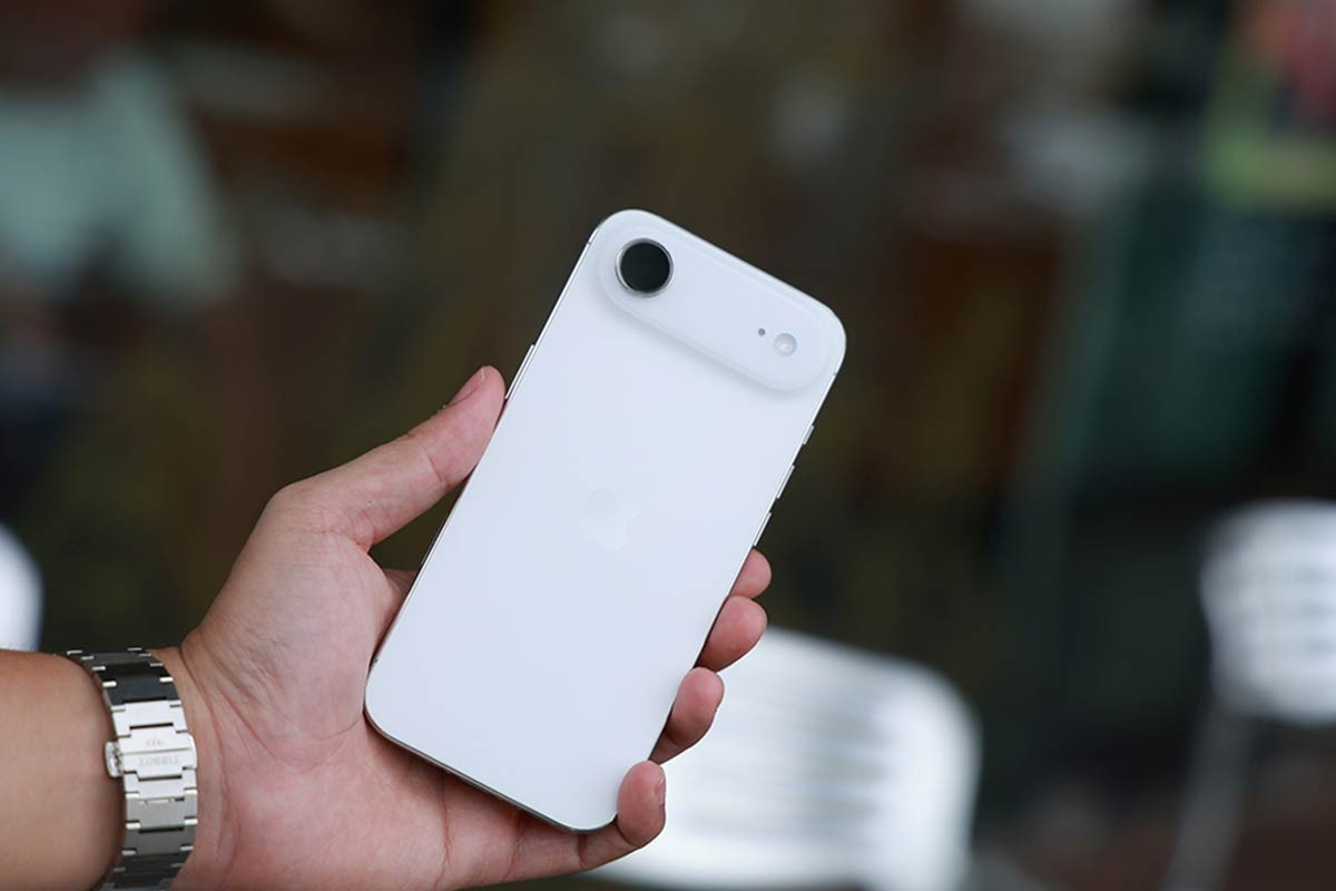 iPhone mới ra mắt rớt giá chưa từng có; giá lợn hơi cao chót vót cận Tết Bính Ngọ