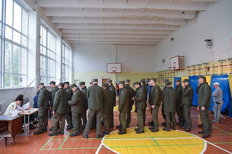 Kế hoạch tổ chức trưng cầu dân ý, bầu cử giữa xung đột của Ukraine có khả thi?