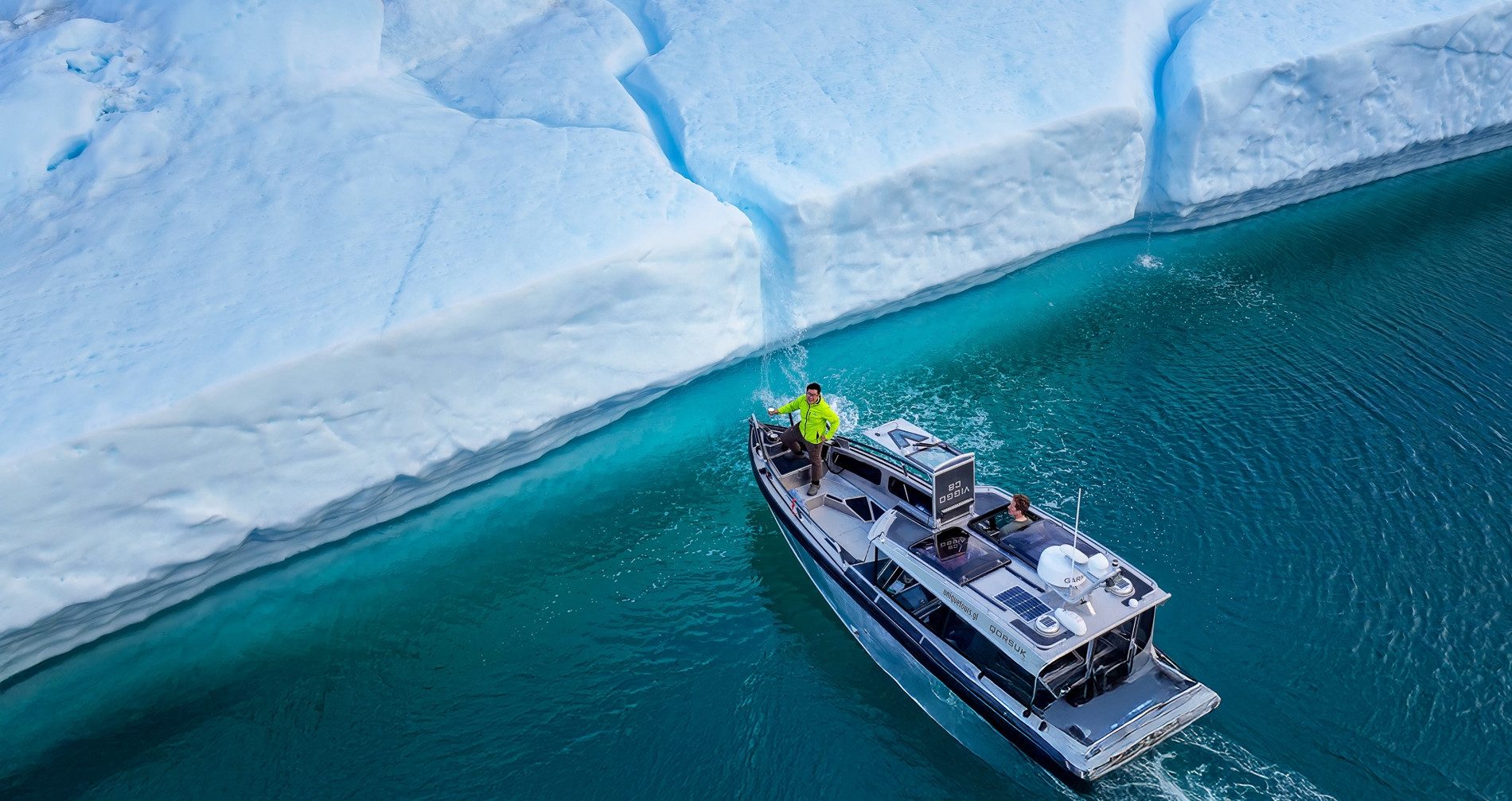 Khách Việt ghé 'hòn đảo lớn nhất thế giới', ngắm cá voi và mặt trời lúc nửa đêm