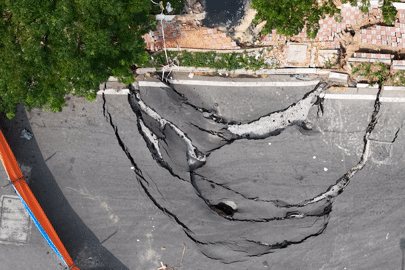 Người dân kể lại sự việc mặt đường ven kênh ở TPHCM bị sạt lở