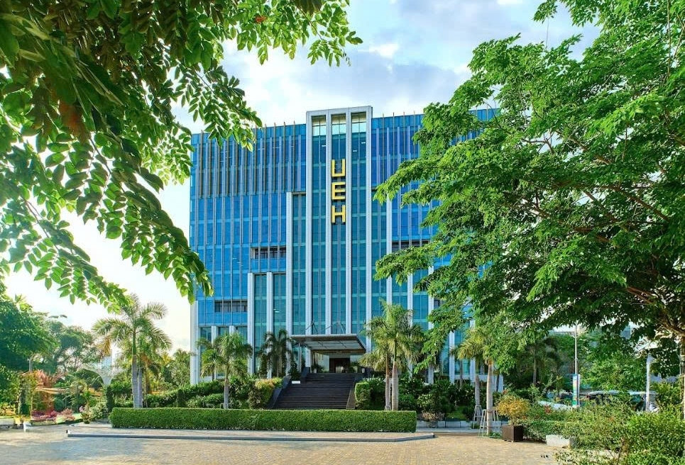 10 sinh viên tốt nghiệp ĐH Kinh tế TPHCM, 7 người nhận lương trên 9 triệu/tháng