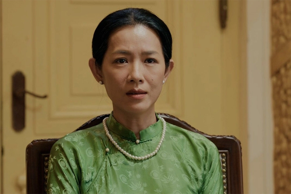 Tiết lộ về hoa hậu ảnh là 'nữ hoàng quảng cáo' được săn lùng từ phim 'Mưa đỏ'