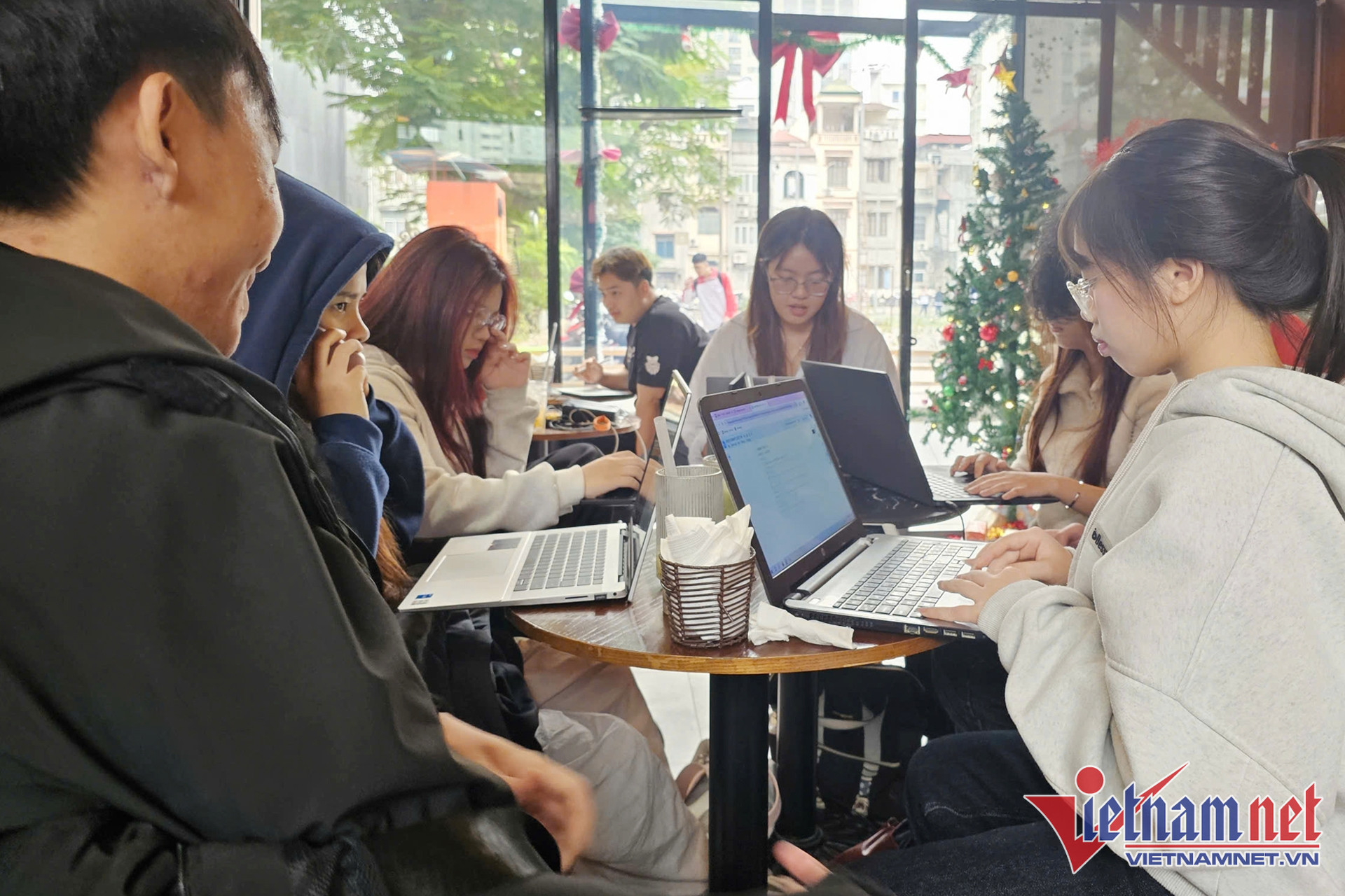 W-kinh te so   xa hoi so Viet Nam.jpg