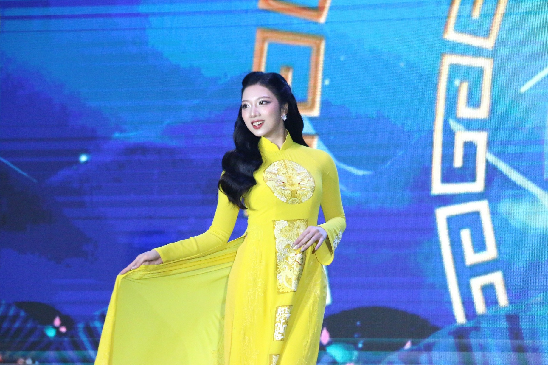 101 duyên dáng ngoại thương.JPG