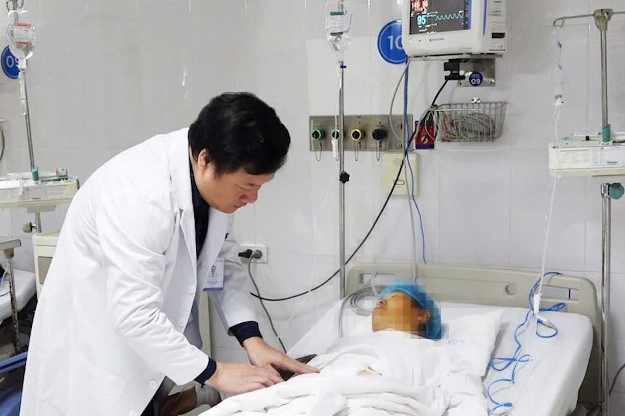 Ca mổ khẩn cứu hai mẹ con sản phụ nguy kịch sau cuộc gọi lúc nửa đêm ở biên giới