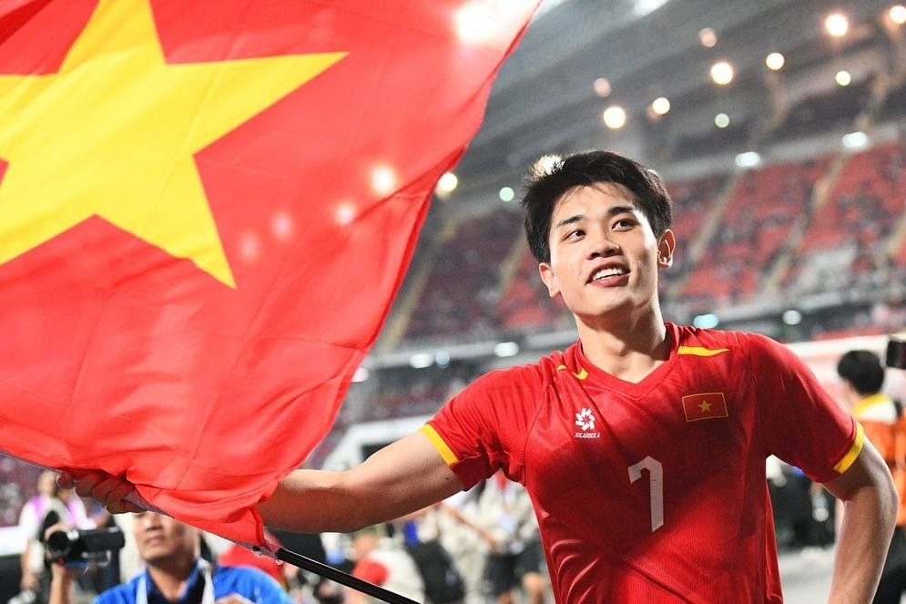  Cầu thủ Nguyễn Đình Bắc gây 'sốt' với màn tương tác đáng yêu với ca sĩ Quân A.P 