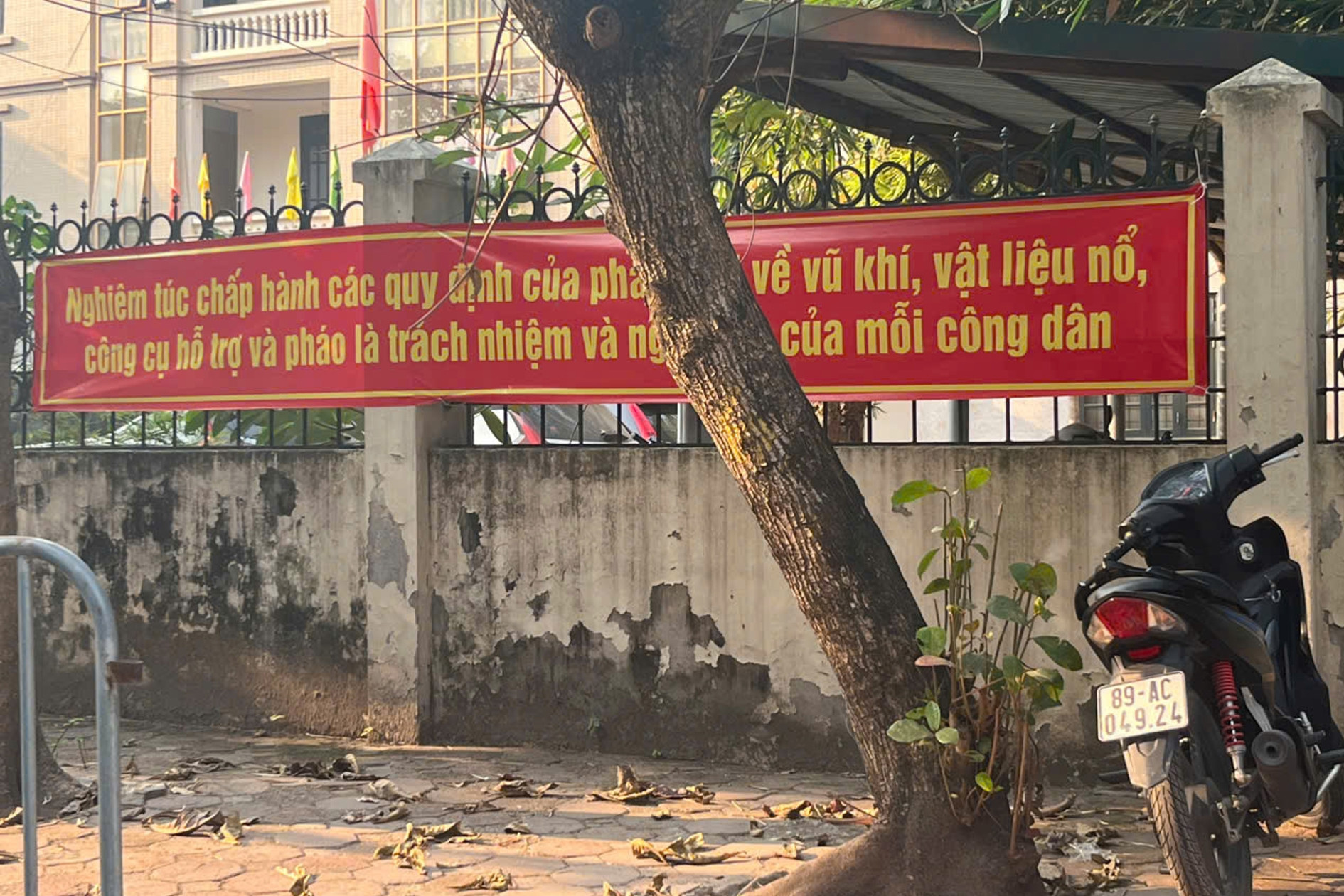 Công an xã Gia Lâm tuyên truyền tác hại của pháo nổ tới học sinh