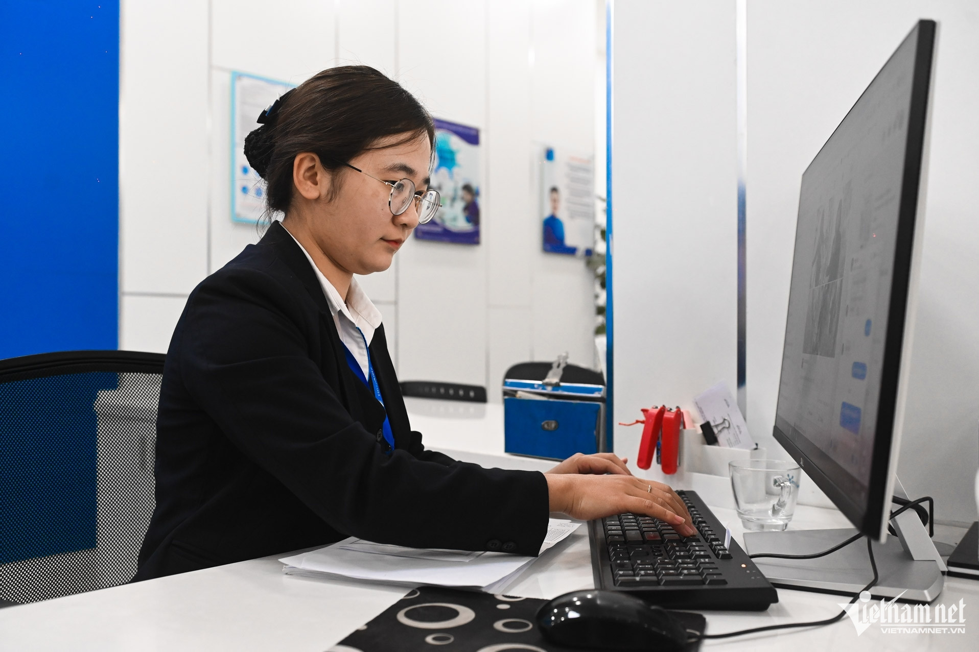 Điều kiện để viên chức vào công chức ngạch chuyên viên